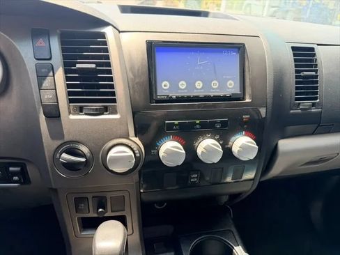 Used 2012 Toyota Tundra 4x4 CrewMax w/ SR5 Pkg image 27