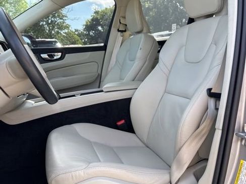Used 2025 Volvo XC60 B5 Plus w/ Protection Package Premier AWD/4WD image 6