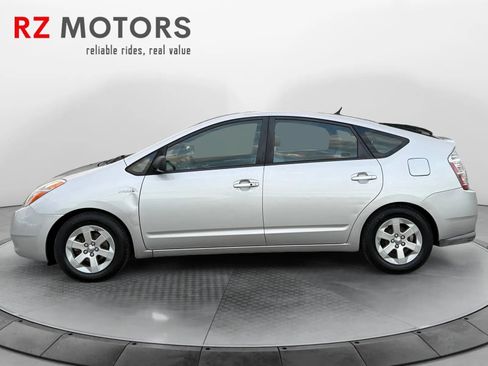 Used 2009 Toyota Prius FWD image 2