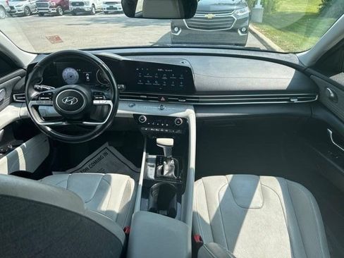 Used 2023 Hyundai Elantra Limited FWD image 35