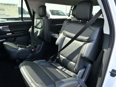 New 2027 Ford Expedition Max Platinum w/ Driver's Package RWD image 37