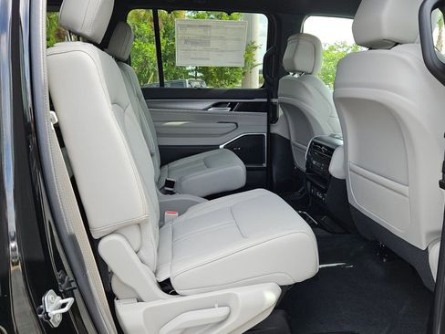 New 2026 Jeep Grand Wagoneer Limited w/ Convenience Group I AWD/4WD image 14
