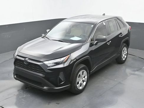 Used 2023 Toyota RAV4 LE FWD image 31