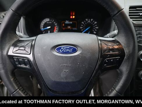Used 2018 Ford Explorer XLT AWD/4WD image 17