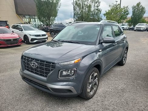 Used 2024 Hyundai Venue SEL FWD image 1