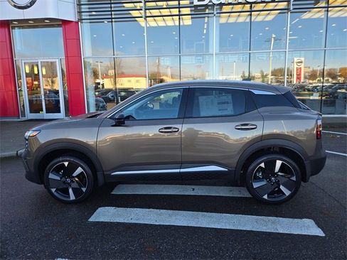 New 2026 Nissan Kicks SR image 9