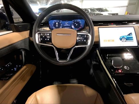 Used 2024 Land Rover Range Rover Sport SE image 5