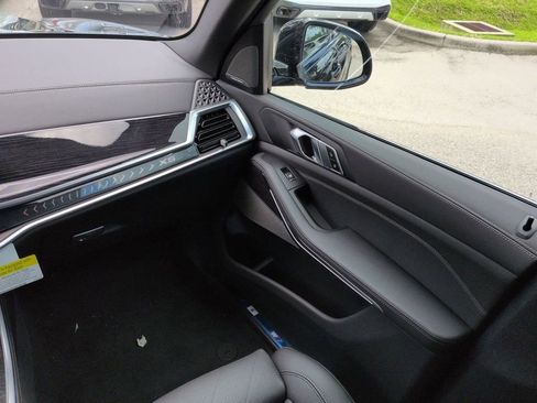 New 2026 BMW X5 xDrive40i w/ M Sport Package AWD/4WD image 17