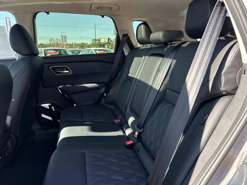 New 2026 Nissan Rogue Platinum image 7