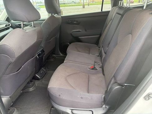 Used 2023 Toyota Highlander LE FWD image 16
