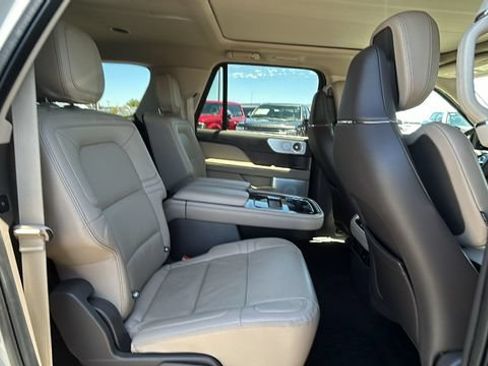 Used 2023 Lincoln Navigator L Reserve AWD/4WD image 13