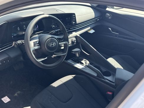 New 2026 Hyundai Elantra SE FWD image 15