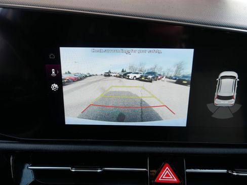 Certified 2023 Kia Niro EX Touring image 27