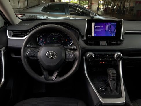 Used 2025 Toyota RAV4 LE AWD/4WD image 13