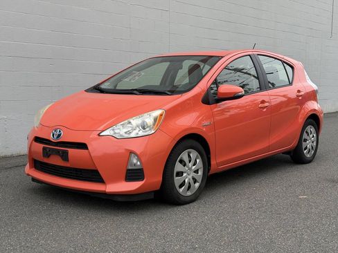 Used 2013 Toyota Prius C One FWD image 2