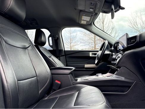 Used 2023 Ford Explorer Limited RWD image 10