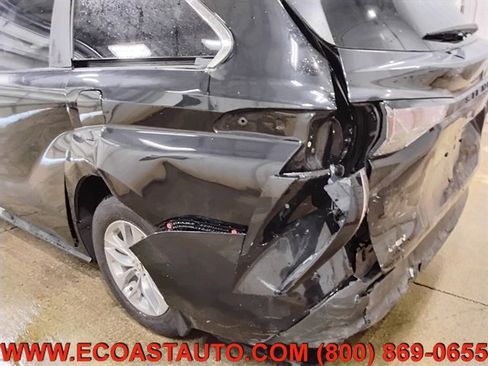 Used 2025 Toyota Sienna XLE FWD image 16