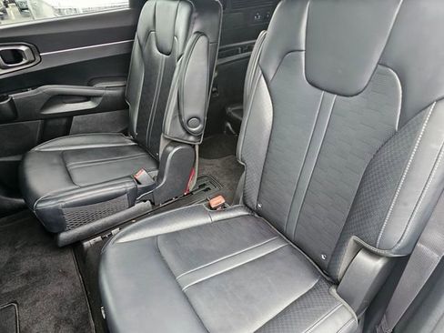 Certified 2025 Kia Sorento EX image 19