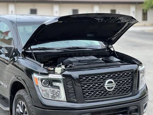 Used 2018 Nissan Titan PRO-4X AWD/4WD image 40