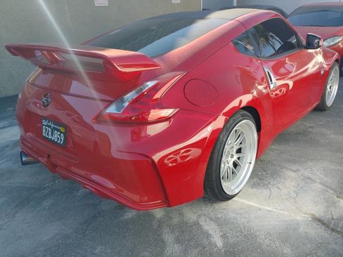 Used 2017 Nissan 370Z Coupe RWD image 8