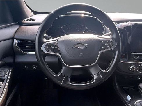 Used 2023 Chevrolet Traverse LT FWD image 5