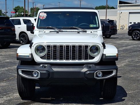 Used 2025 Jeep Wrangler Unlimited Sahara w/ Safety Group AWD/4WD image 8