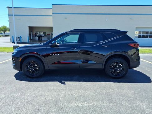 Used 2023 Chevrolet Blazer LT w/ Convenience Package FWD image 4