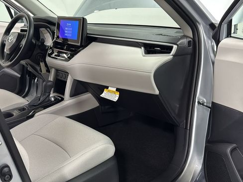 New 2025 Toyota Corolla Cross L image 18
