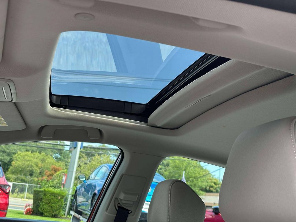 Used 2023 Honda Accord EX image 19