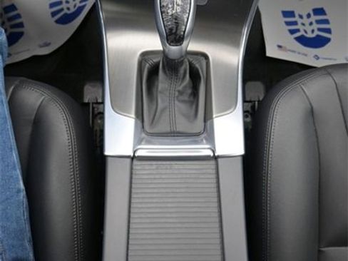 Used 2015 Volvo V60 T5 Premier image 10