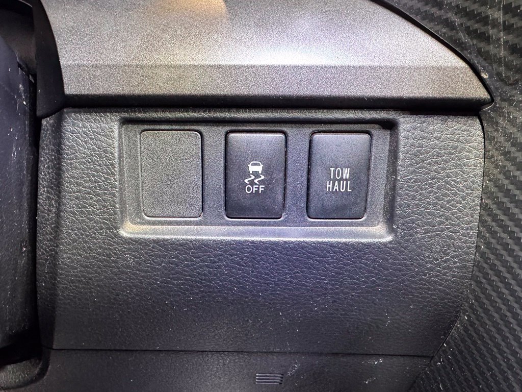 Used 2014 Toyota Tundra SR5 w/ SR5 Upgrade Package AWD/4WD image 28