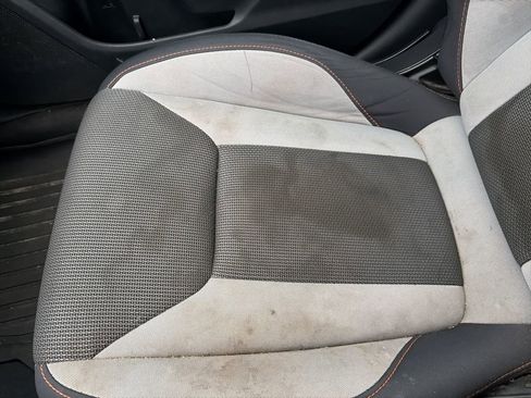 Used 2018 Subaru Crosstrek 2.0i Premium w/ Moonroof Package image 24