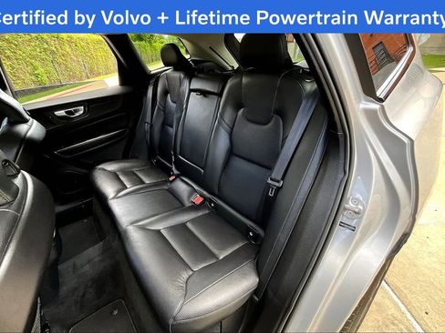 Used 2025 Volvo XC60 B5 Plus image 33