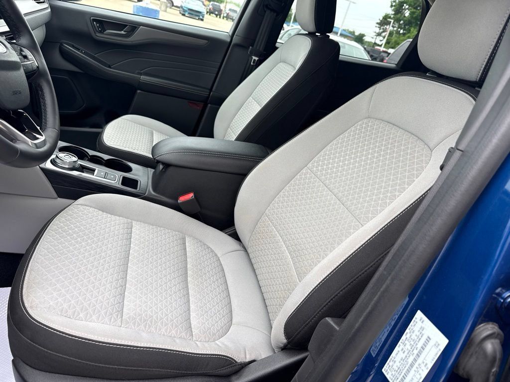Used 2023 Ford Escape Active w/ Tech Pack #1 AWD/4WD image 8