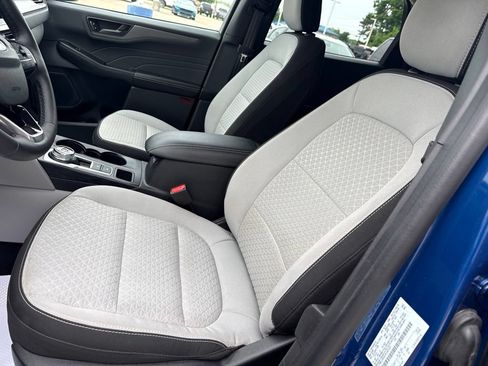 Used 2023 Ford Escape Active w/ Tech Pack #1 AWD/4WD image 8