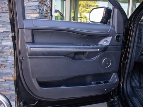 Used 2024 Ford Expedition Max XLT image 9