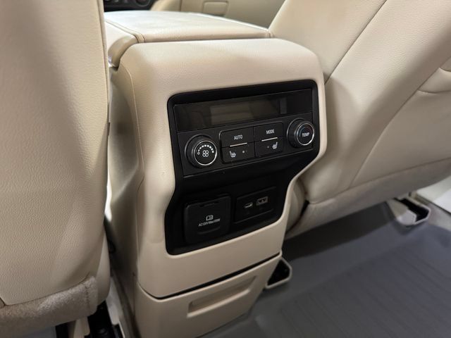 Used 2021 GMC Acadia Denali w/ Denali Technology Package FWD image 23