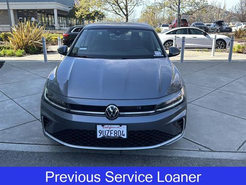 Used 2025 Volkswagen Jetta SEL image 2