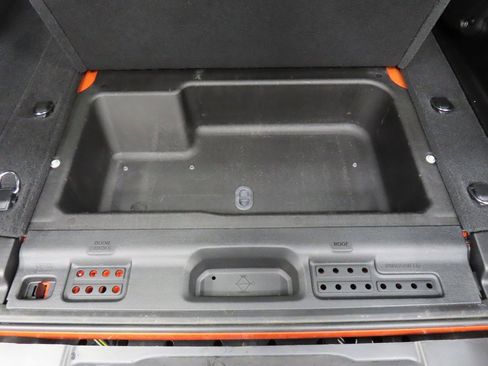 Used 2023 Jeep Wrangler Unlimited Sahara image 36