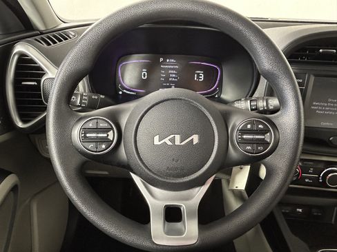 Certified 2023 Kia Soul LX w/ LX Technology Package image 11