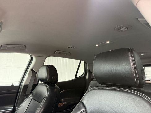 Used 2019 GMC Acadia SLE w/ LPO, Black Accent Package AWD/4WD image 12