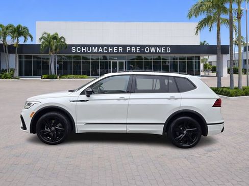 Certified 2023 Volkswagen Tiguan SE R-Line image 4