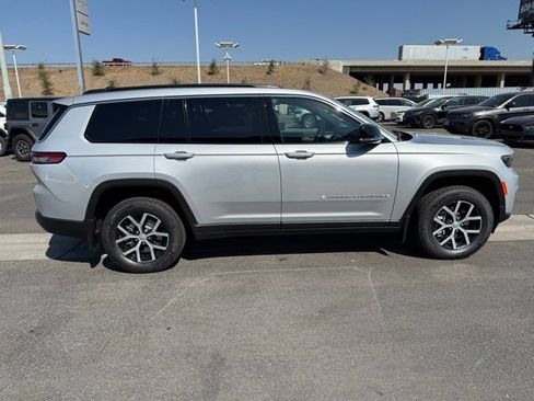 New 2025 Jeep Grand Cherokee L Limited w/ Trailer Tow Package image 7