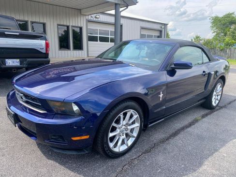 Used 2010 Ford Mustang Convertible RWD image 4