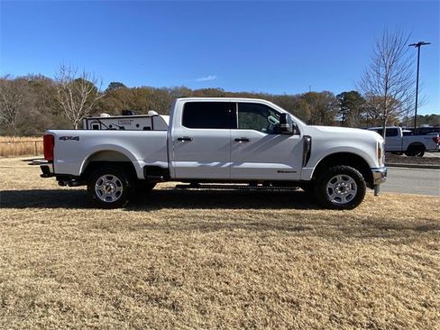 Used 2025 Ford F250 XLT image 2