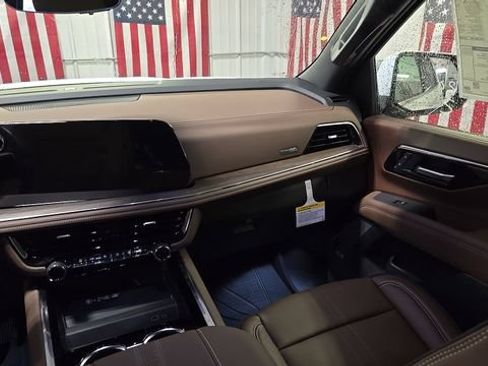 New 2026 Chevrolet Tahoe High Country AWD/4WD image 24