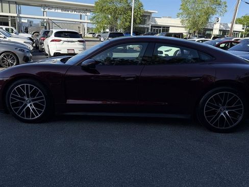Used 2022 Porsche Taycan RWD image 11