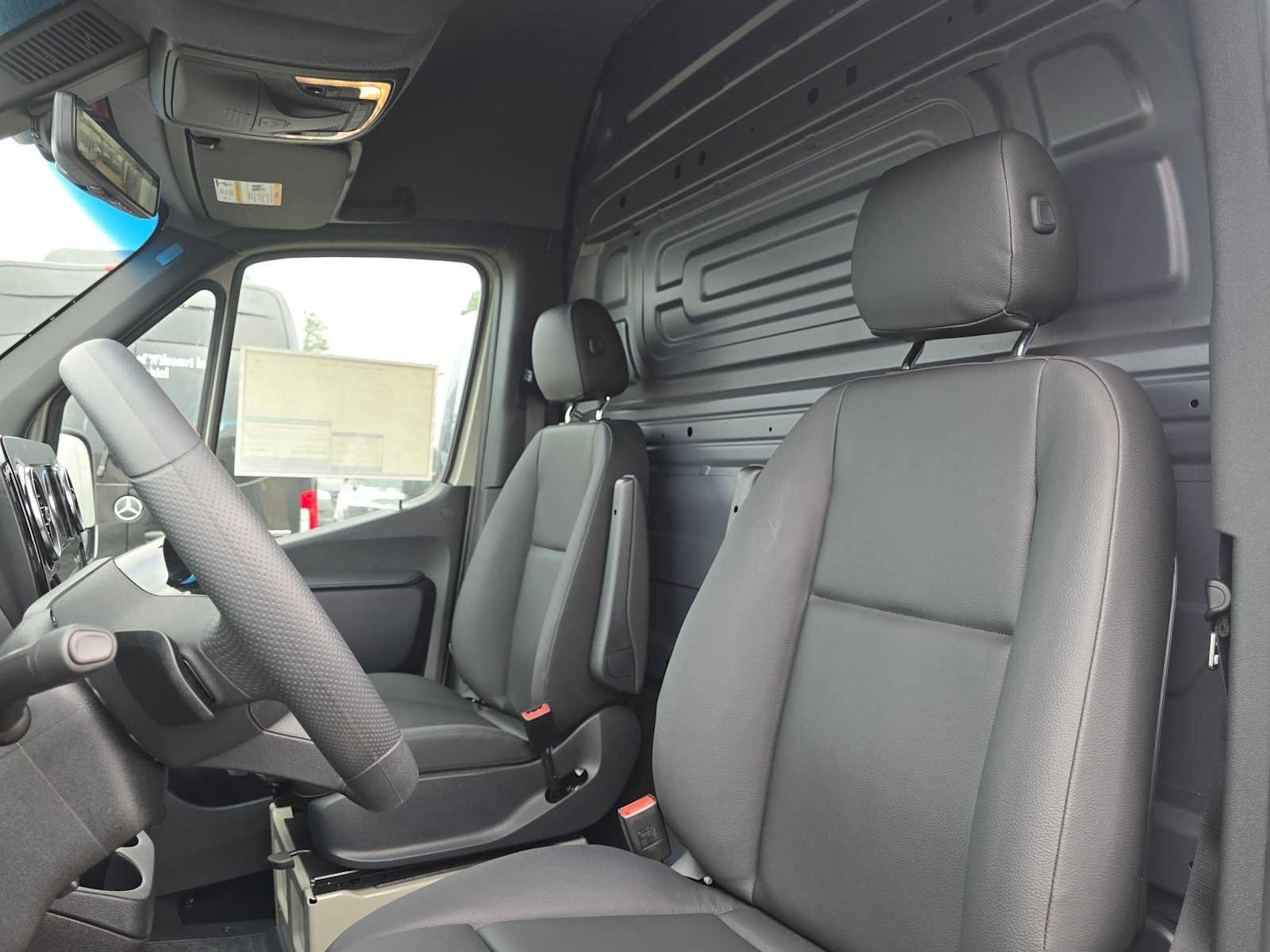 Used 2026 Mercedes-Benz Sprinter 2500 image 22