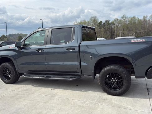Used 2021 Chevrolet Silverado 1500 LT Trail Boss w/ Bed Protection Package AWD/4WD image 8