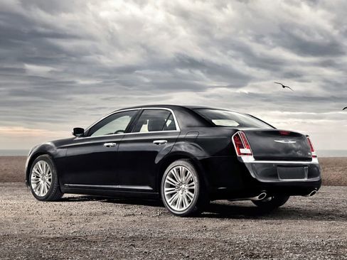 Used 2014 Chrysler 300 RWD image 1